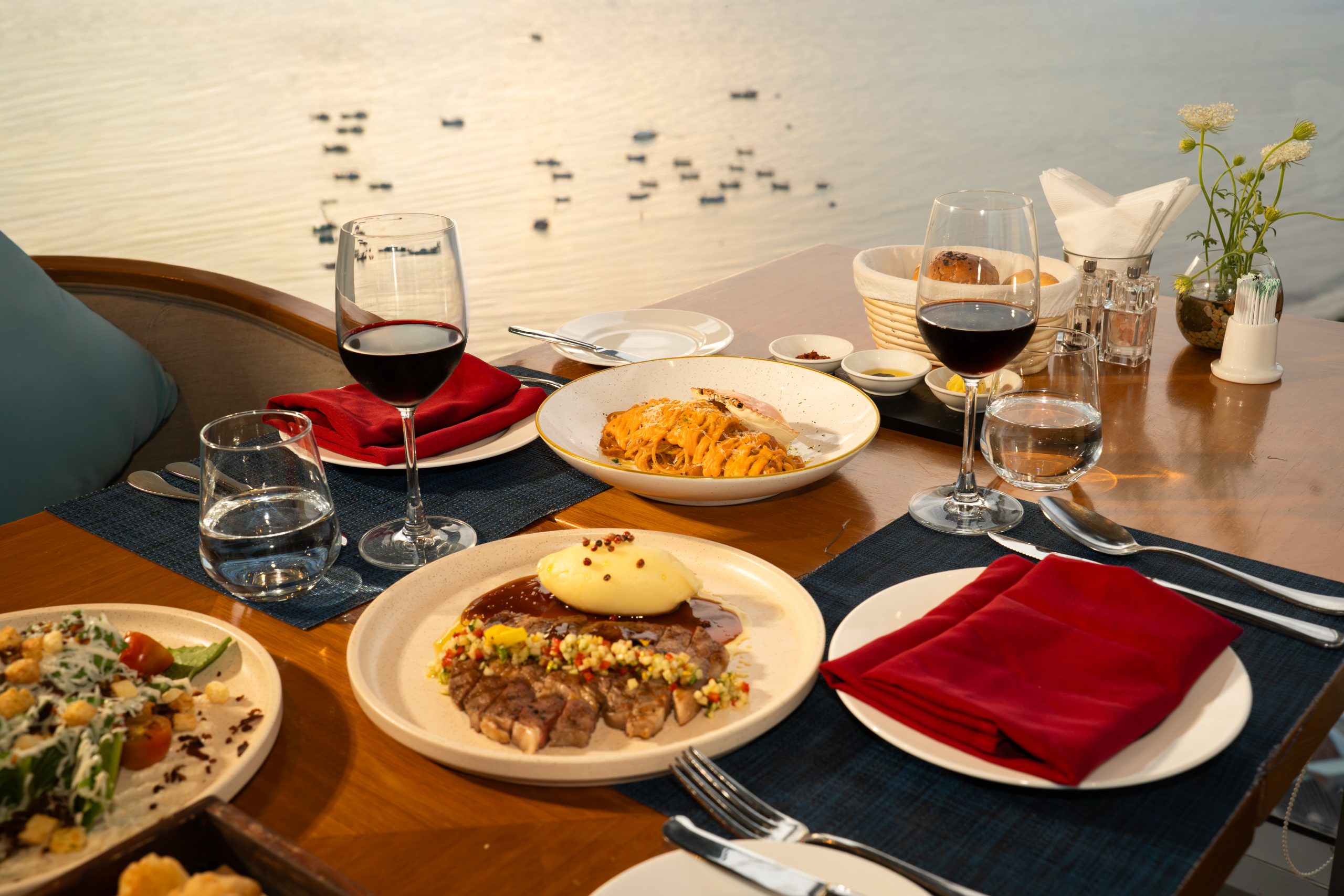 Dining Image