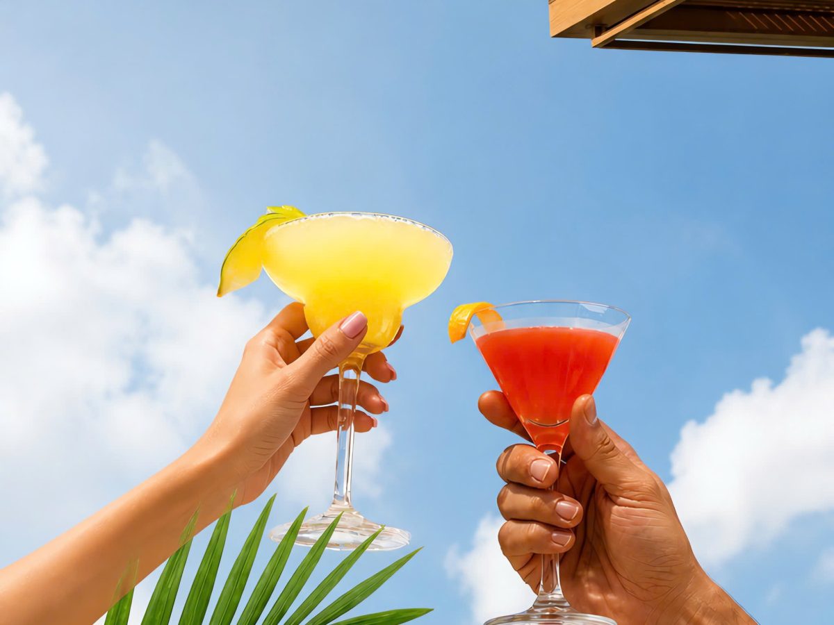 HAPPY HOUR | BUY 1 GET 1