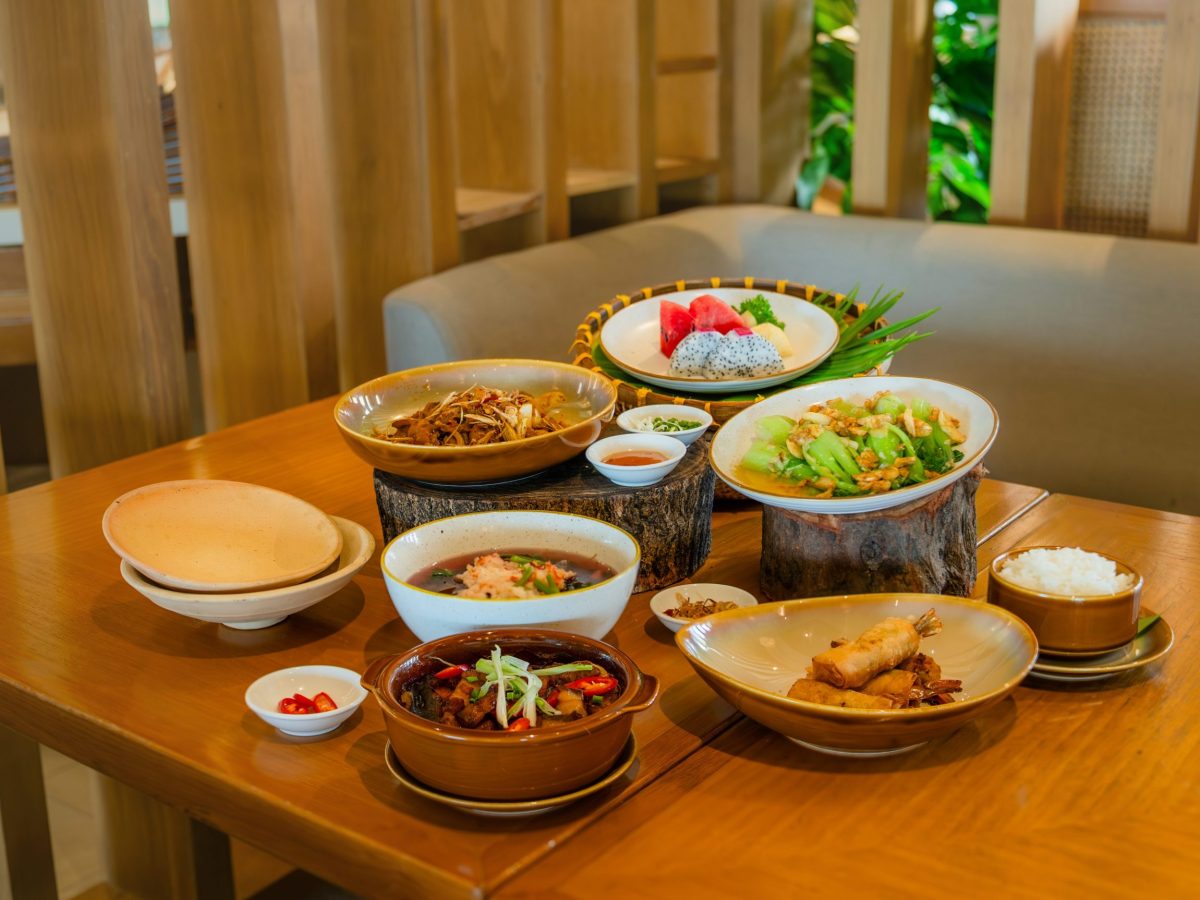 TRADITIONAL VIETNAMESE LUNCH